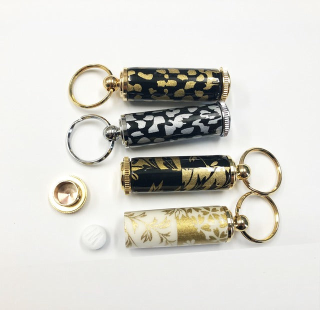 雅な伝統美の美濃和紙 友禅柄ピルケース /薬入れ 月光・秋の七草 TM1800 白x金色