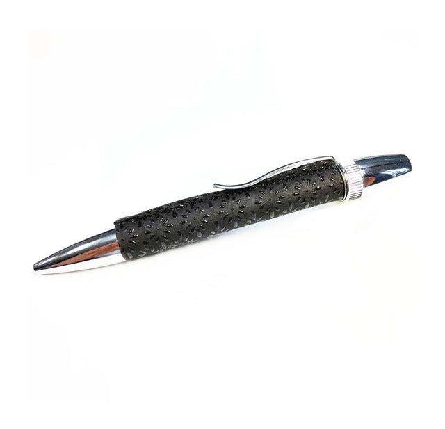 伝統工芸 鹿漆革 (しかしっぴ) 菱菊/ひしきく (黒色)PIN1611 PARKER type