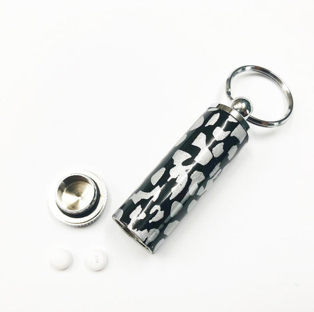 Elegant traditional beauty of Mino Washi Yuzen pattern pill case/medicine case gold leaf trinket TM1906 black x silver