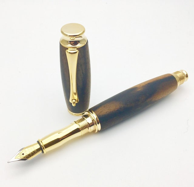 A fountain pen made from high-quality wood Kurogaki TWM18305 with converter